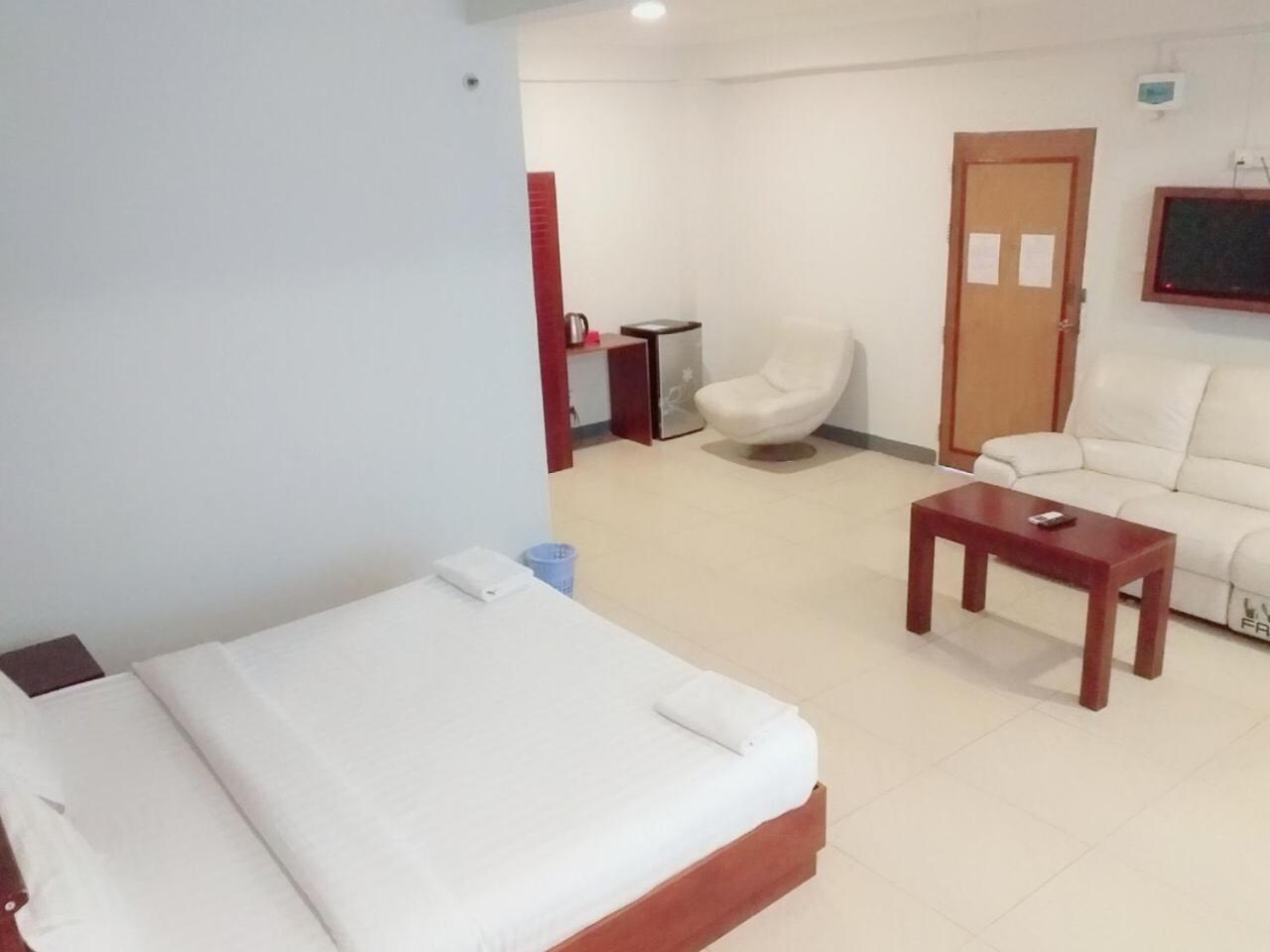 Lanmadaw Plaza Hotel China Town يانغون المظهر الخارجي الصورة